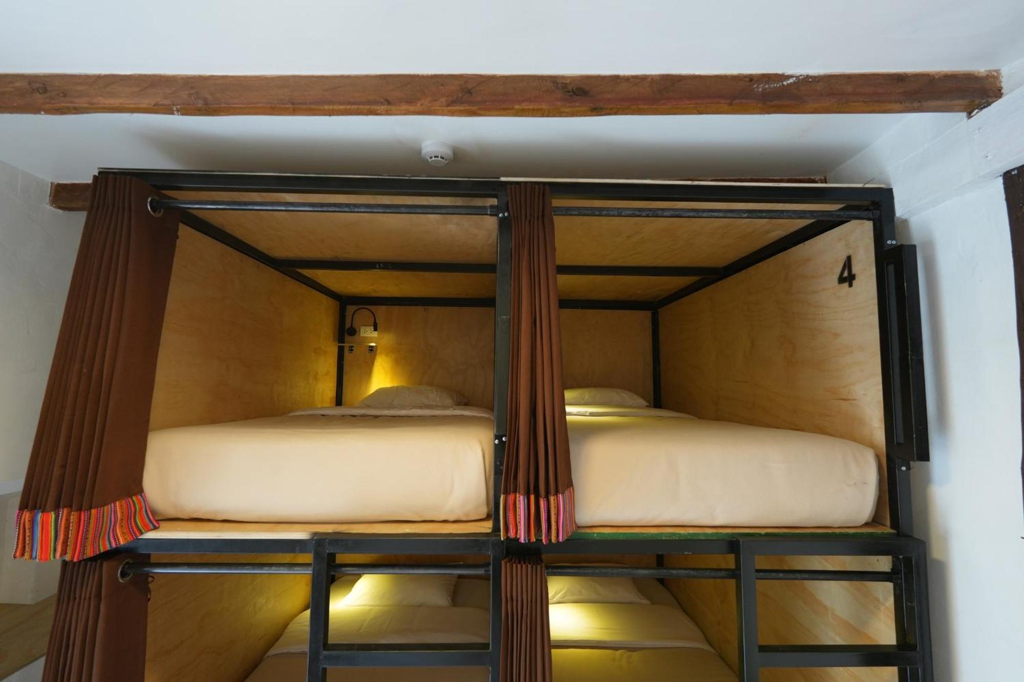 Black Llama Hostel Cusco Room photo