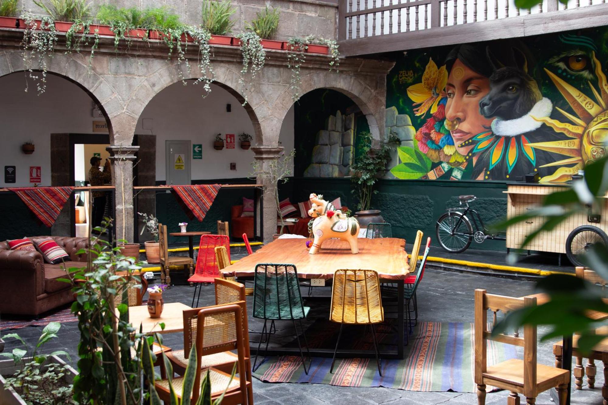 Black Llama Hostel Cusco Exterior photo